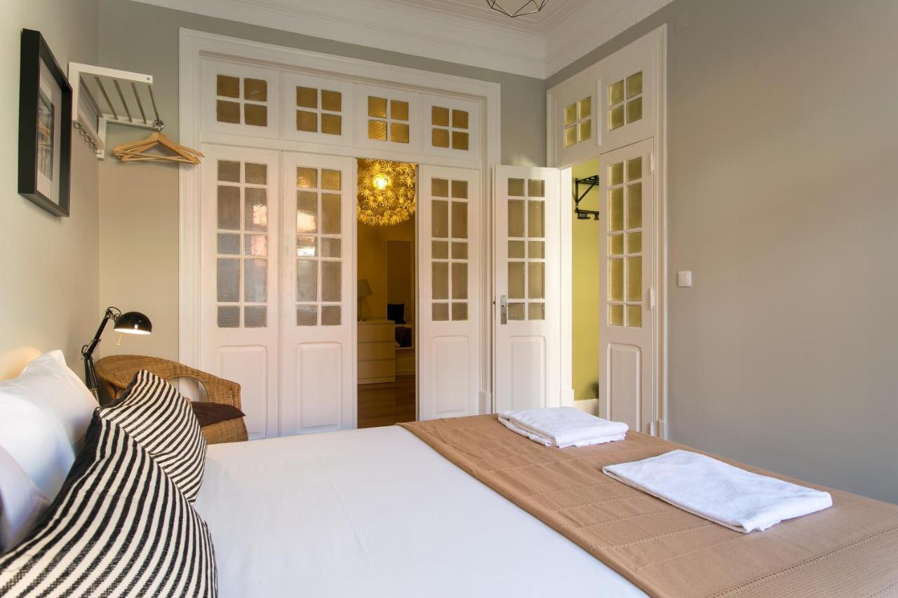 8-Bedroom Large Apartment 3rd Floor Right