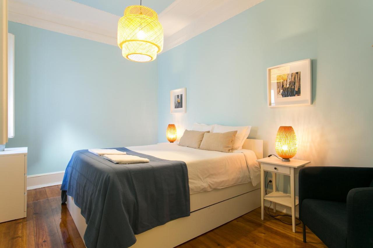 8-Bedroom Large Apartment 3rd Floor Right