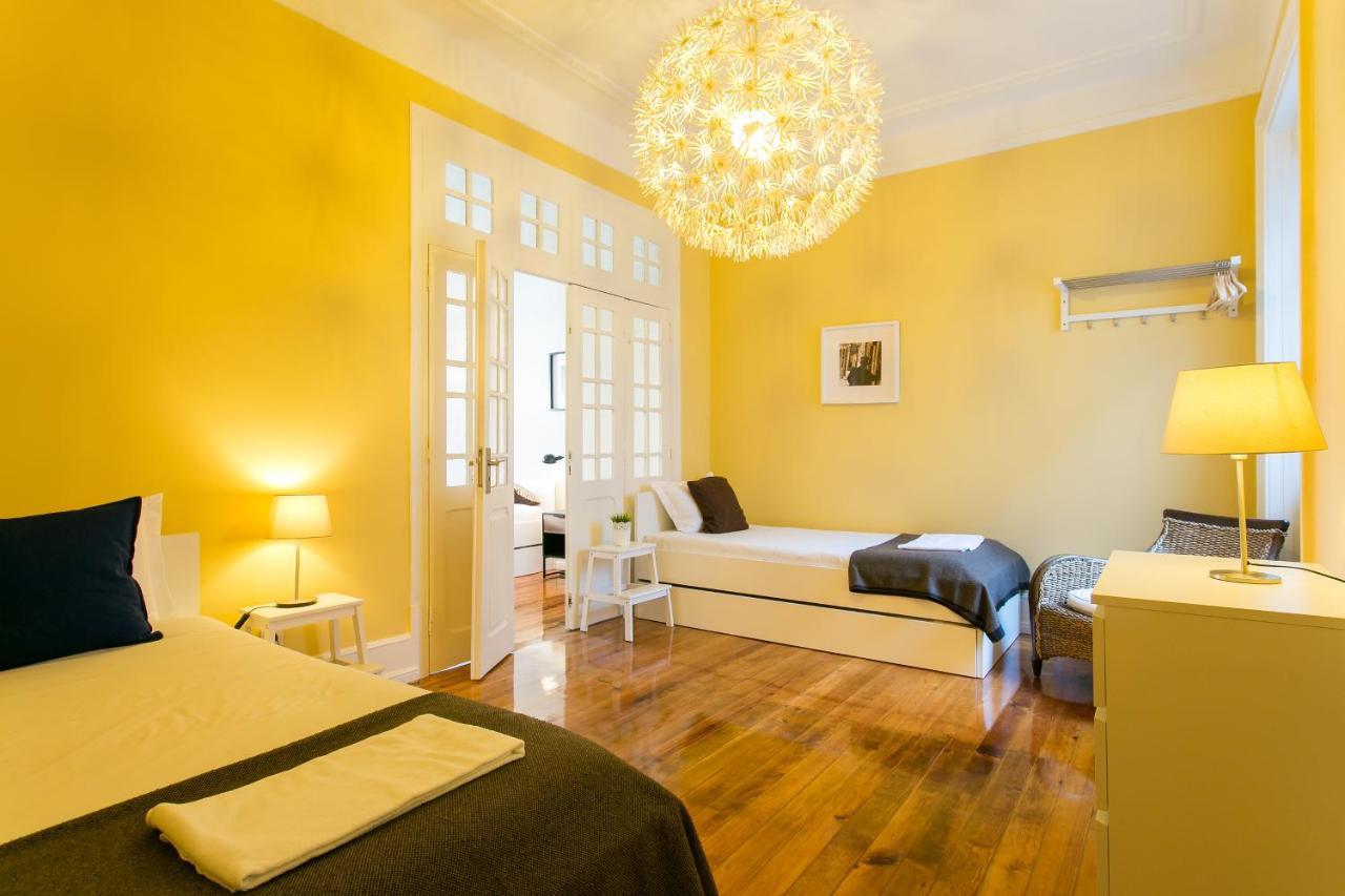8-Bedroom Large Apartment 3rd Floor Right