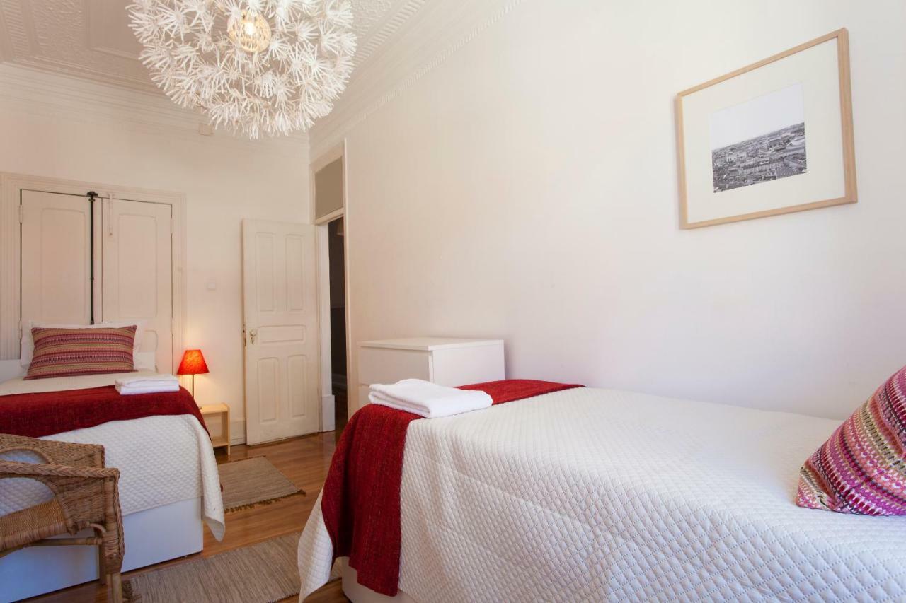 8-Bedroom Large Apartment 3rd Floor Left